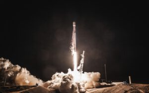 Falcon 9 stoupá k obloze