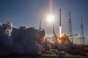 Falcon 9 vynáší SES-16