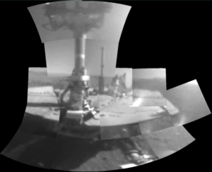 Mozaika snímků Opportunity z jeho vlastní kamery na robotické paži. Zdroj: NASA/JPL-Caltech/Cornell/ASU