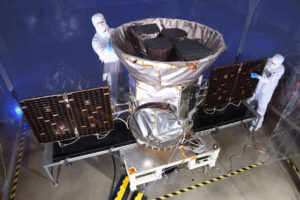 Závěrečná příprava teleskopu TESS během předstartovních zkoušek.