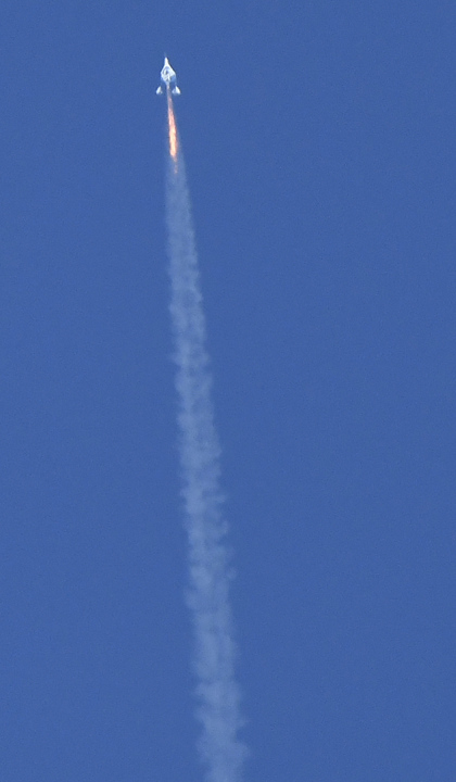 SpaceShipTwo Unity při práci motoru