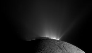 Výtrysky na Enceladu