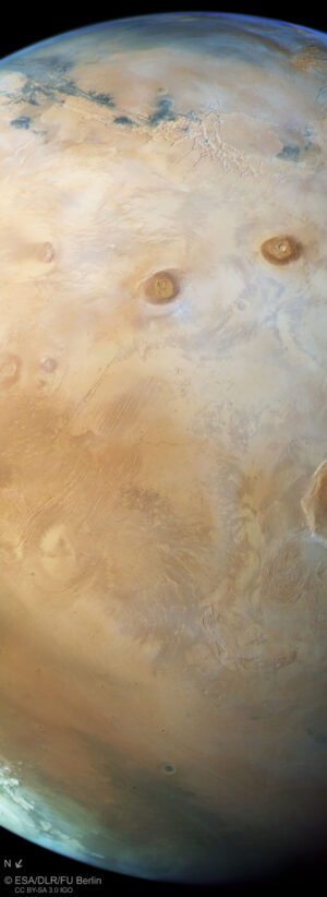Mars od obzoru k obzoru - snímek z Mars Express pořízený 12. října 2017 přístrojem High Resolution Stereo Camera při oběhu číslo 17444.