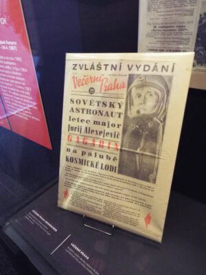 Dobový Večerník Praha po letu Gagarina