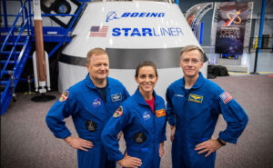 Posádka mise Boeing CFT - zleva Eric Boe - Nicole Aunapu Mann - Chris Ferguson