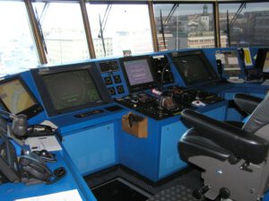Moderně vybavený lodní můstek umožňuje posádce téměř 360stupňový výhled.