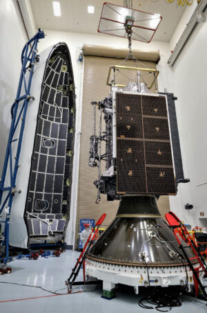 Družice GPS IIIA-01 alias Vespucci před uzavřením aerodynamického krytu.