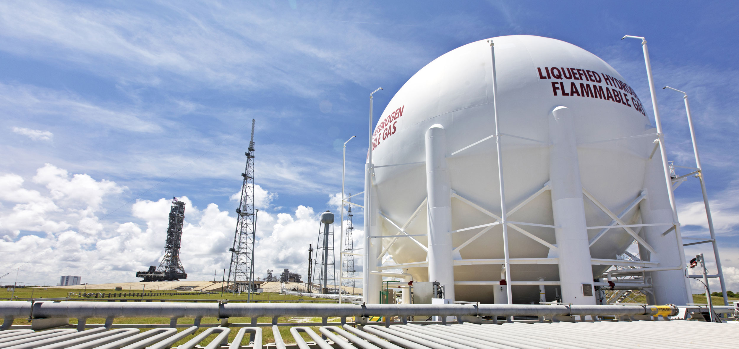 Hydrogen storage. Liquid hydrogen Tank. Hydrogen Storage Tank. Канадского водорода. Водородная установка Linde.