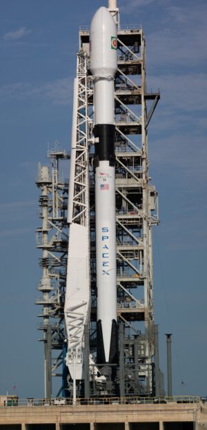 První Falcon 9 Block 5 na startovní rampě.