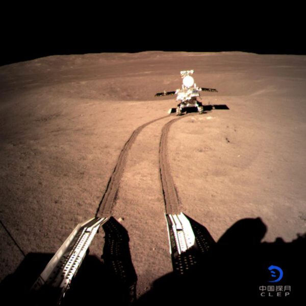 Chang'e 4 a vozítku Yutu na odvrácené straně Měsíce