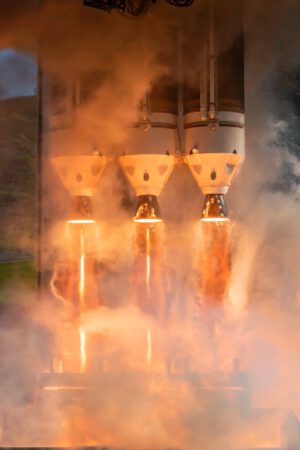 Tři motory RS-68A hnaly k nebi raketu Delta IV Heavy na misi NROL-71.