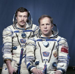 Posádka EO-6: Solovjov (vpravo), Balandin