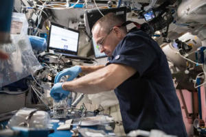 Vědecké přístroje a unikátní prostředí na ISS bude moci soukromý sektor využít výrazně více