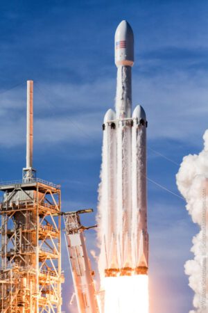 Falcon Heavy během startu, jak jej zachytil Walter Scriptunas