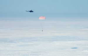 Sojuz MS-13 přistává