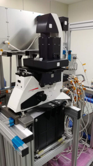 Konfokální mikroskop připravovaný na let na ISS.
