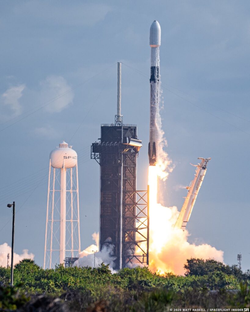 Start rakety falcon 9 na misi NROL-108