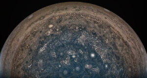 Cyklony na Jupiteru