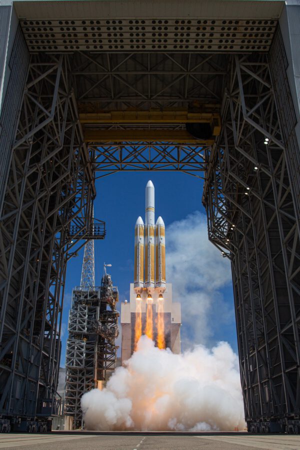 Start Delta IV Heavy Zdroj: https://www.flickr.com/photos/ulalaunch/