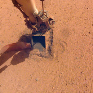 Snaha o zavrtání tepelné sondy modulu InSight do dostatečné hloubky se sice nezdařila, ale snaha přinesla řadu důležitých informací o vlastnostech materiálů na povrchu Marsu