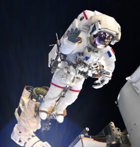 Thomas Pesquet při kosmické vycházce. Zdroj: flick.com