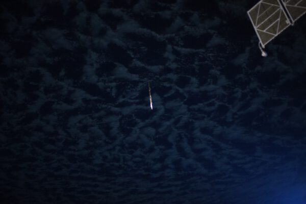 Zánik modulu Pirs s Progressem nad Tichým oceánem pohledem astronauta na ISS. Zdroj: flickr.com