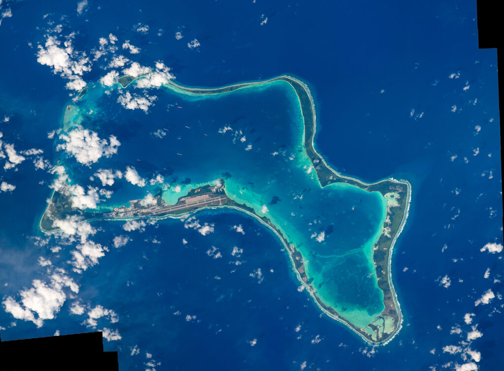 Britský atol Diego Garcia v Indickém oceánu. Foto: ESA/NASA/T.Pesquet/W.Harold