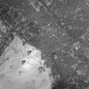 Pyramidy v egyptské Gize vyfocené kamerou HRC.