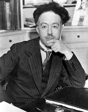 Vévoda Louis de Broglie, francouzský fyzik, autor myšlenky duality vln a částic
