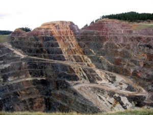 Bývalý zlatý důl Homestake v Jižní Dakotě hostí několik neutrinových experimentů