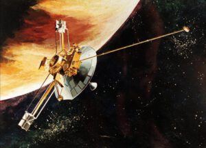 Umělecká představa sondy Pioneer prolétající kolem planety. radioizotopové generátory jsou jasně patrné v levé části obrázku na ramenech daleko od těla sondy.