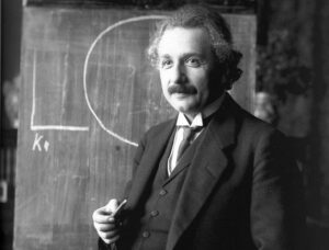 Albert Einstein v roce 1921, v roce kdy získal Nobelovu cenu. Nikoliv ovšem za speciální či obecnou teorii relativity, nýbrž za "za příspěvky k teoretické fyzice, zejména za objev zákonitostí fotoelektrického jevu".