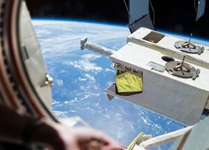 Experiment ISS-CREAM umístěný na Mezinárodní kosmické stanici.