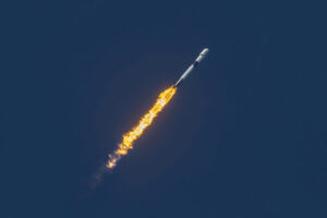 Falcon 9 vynesl při misi Starlink 4-7 celkem 49 družic.
