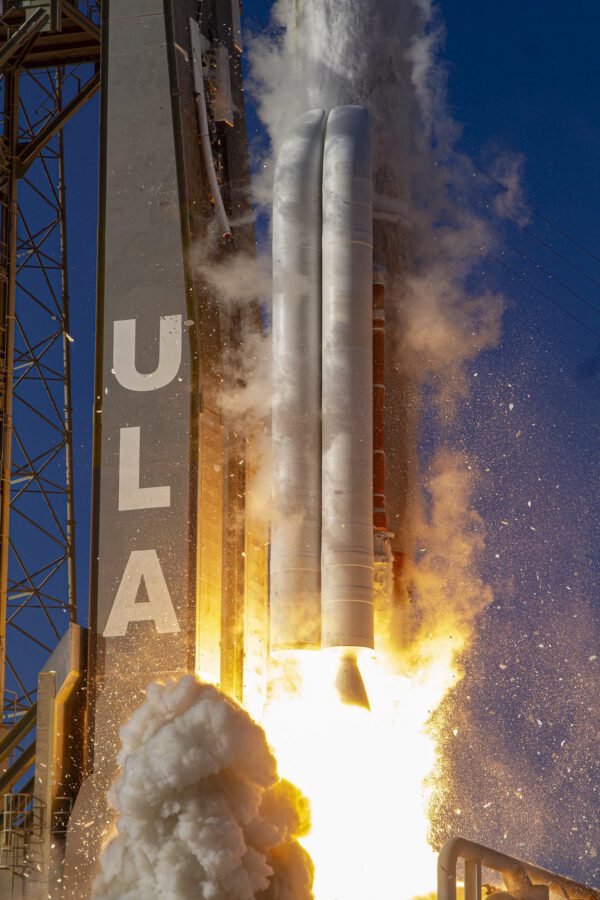 Start rakety Atlas V s družicí GOES-T