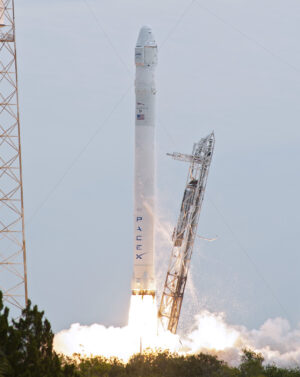 Falcon 9 v1.0 startuje na misi CRS-2