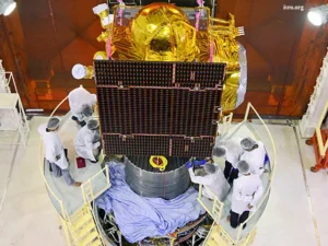 Družice IRNSS-1I, která je součástí indického navigačního systému, před startem. 