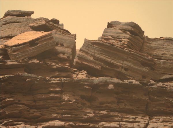 Čelo útesu Rocky Top, snímek 2/4 Zdroj: NASA/JPL