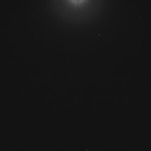 Kalibrační snímek kamery DRACO, který měl prozkoumat rozptyl světla z hvězdy Vega, která se nacházela těsně vedle zorného pole kamery. Malá část jejího světla se rozptýlila na různých vnitřních prvcích kamery.