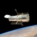 Hubbleův kosmický dalekohled, který astrofyzikové použili při pozorování, které dokázalo zrychlování expanze vesmíru.