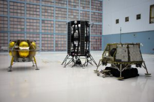 Trojice komerčních landerů programu CLPS