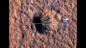 Čerstvý kráter na Marsu