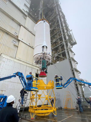 Příprava horního stupně Centaur pro misi s družicí JPSS-2.