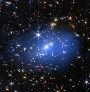 SMACS 0723.3–7327 - kombinace infračerveného pozorování JWST s rentgenovým pozorováním teleskopu Chandra.