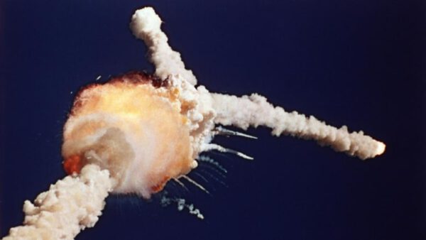 Exploze raketoplánu Challenger 73 sekund po startu.