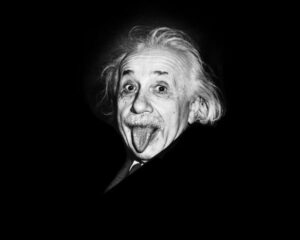 Albert Einstein, jeden z největších vědců všech dob, se stále může potutelně usmívat. Jeho teorii za 107 nikdo, i přes četné snahy, nevyvrátil.