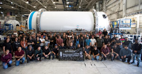 Dvoustý vyrobený druhý stupeň pro Falcon 9