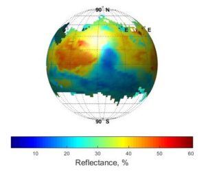 Mapa odrazivosti Marsu ve vlnové délce 1,65 µm odvozená z dat MSM. Tato data byla použita k odhadu změn albeda Marsu a odhalila důležité informace o sezónních změnách, které mají za následek přenos prachu větrem. Zdroj: ISRO 