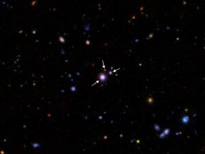 První známý trojitý kvasar LBQS 1429-008.