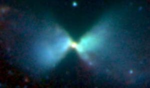 Protohvězda L1527 na snímku ze Spitzerova vesmírného teleskopu.